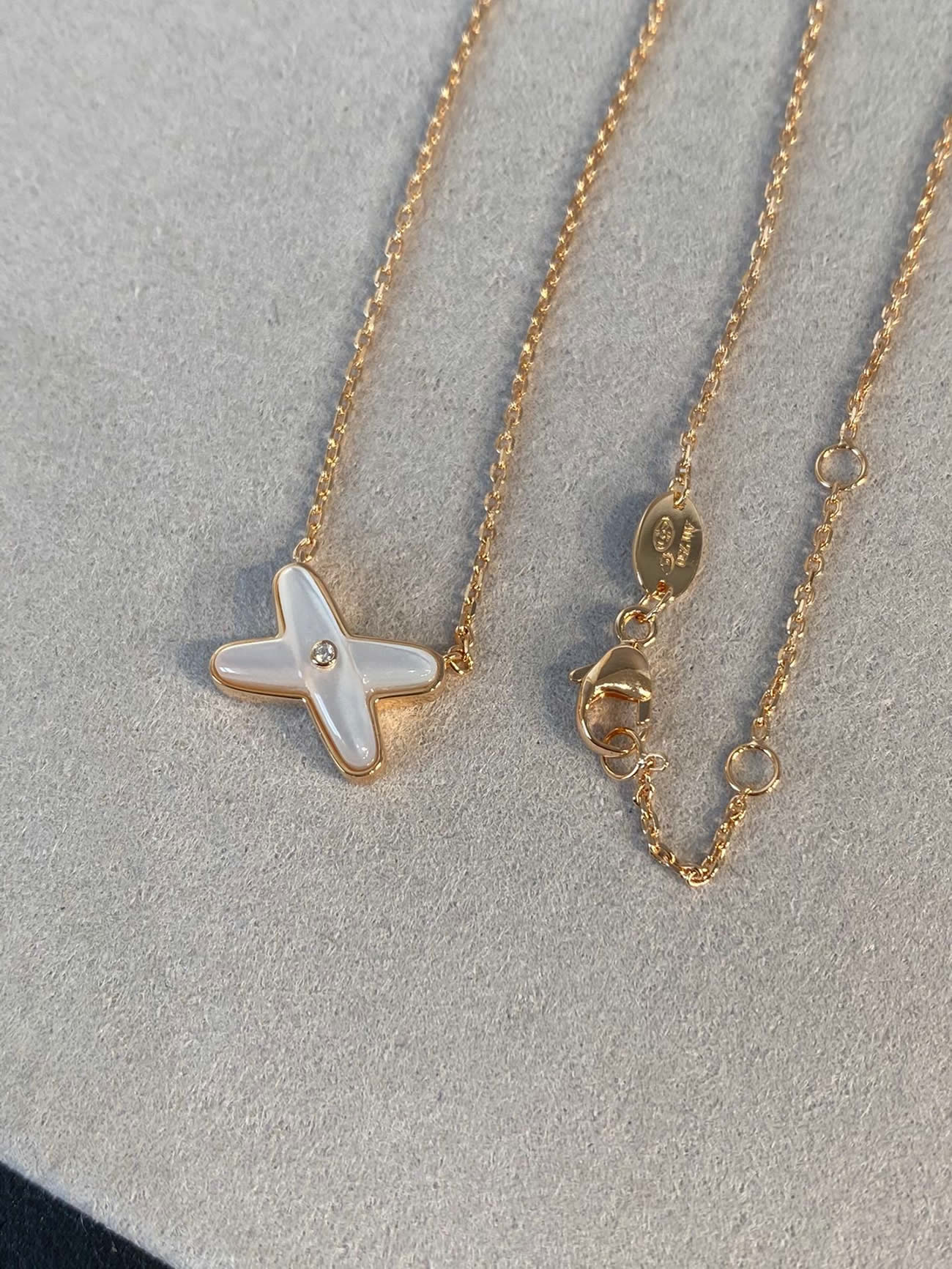 Chaumet Pendant (5) - www.newkick.vip